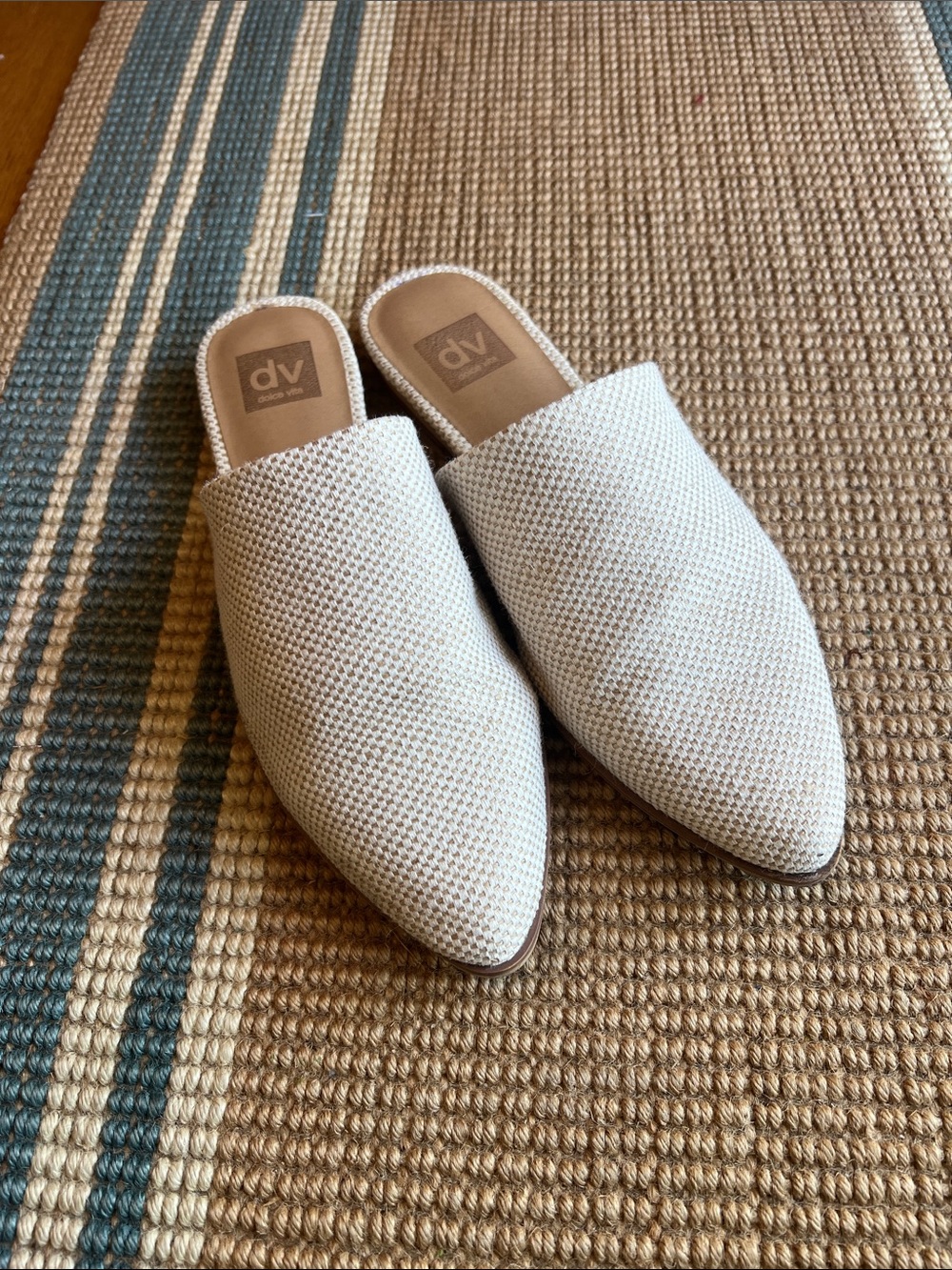 DV by Dolce Vita Cream Pointed-Toe Slip-On Mules